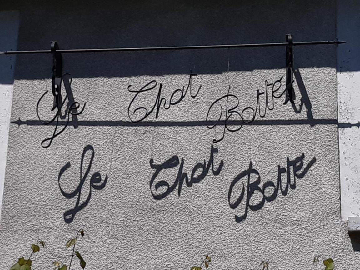 Chambre D'Hotes Le Chat Botte Espedaillac Exterior photo